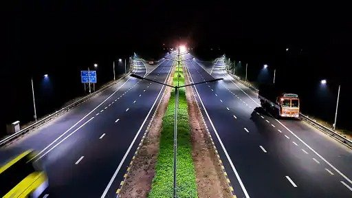 सुप्रीम कोर्ट का फैसला: हाईवे पर बिना चेतावनी के ब्रेक लगाना लापरवाही
