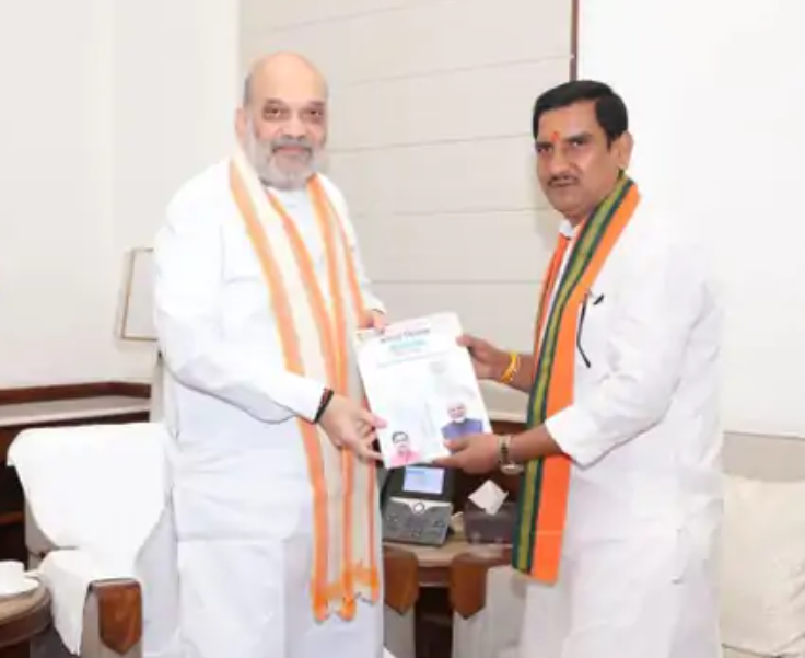 Delhi: केंद्रीय गृह मंत्री अमित शाह से मिले केंद्रीय राज्य मंत्री तोखन साहू  नक्सलवाद और राष्ट्रीय सुरक्षा पर चर्चा
