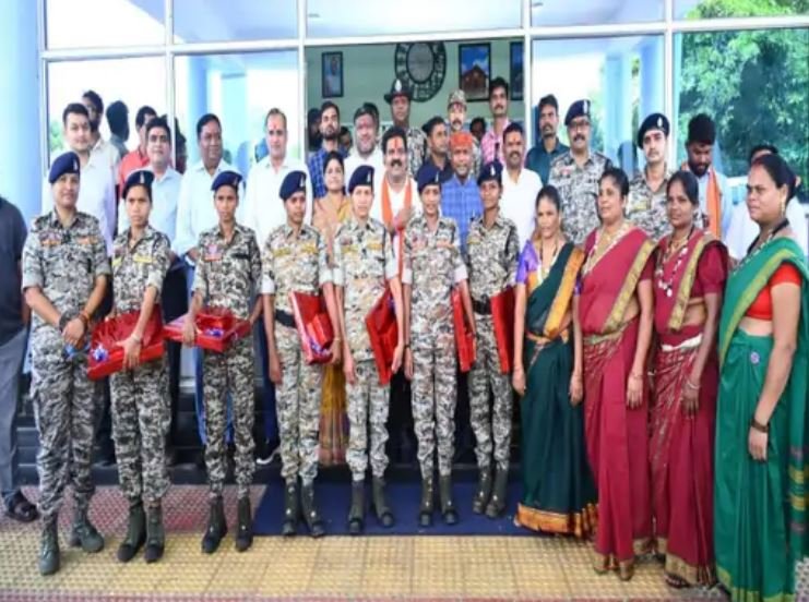 Rakshabandhan: हथियार छोड़ राखी का धागा,हिड़मा की गार्ड ने गृहमंत्री विजय शर्मा को बांधी राखी  मंत्री केदार-IG ने भी बंधवाया रक्षा सूत्र