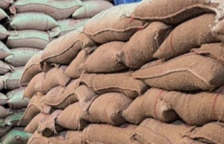 today bastar news: बस्तर में गरीबों का राशन सड़ा, चिंतलनार में 35 लाख का चावल यूं ही सड़ गया