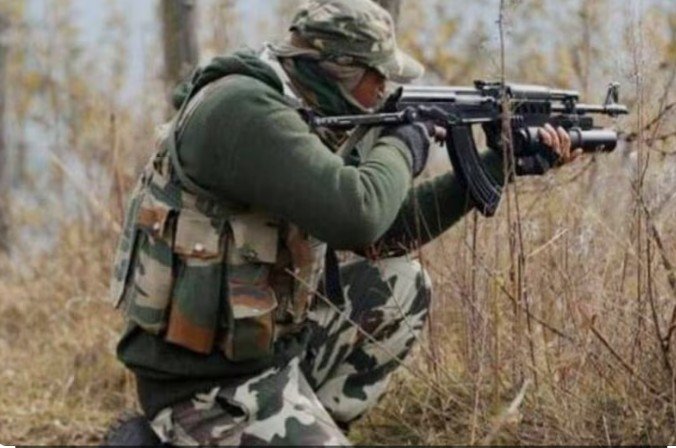 Naxalites Encounter in Sukma: DRG जवानों और नक्सलियों के बीच मुठभेड़ जारी,  2-3 नक्सलियों मारे जाने की खबर