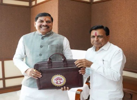 मध्यप्रदेश स्वास्थ्य बीमा योजना: MP बजट में कर्मचारियों को 5 लाख तक कैशलेस इलाज की तैयारी!