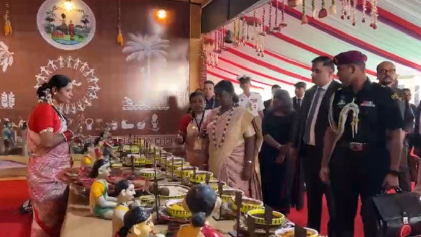 राष्ट्रपति द्रौपदी मुर्मू ने किया बस्तर पंडुम का शुभारंभ, आदिवासी संस्कृति के रंग में रंगा जगदलपुर