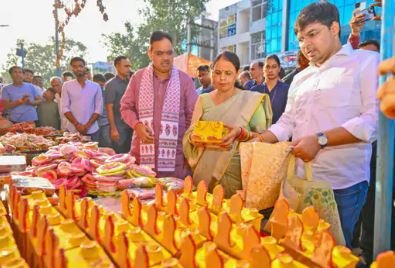 CM Bhajanlal Sharma: सीएम भजनलाल शर्मा ने स्ट्रीट वेंडर्स से की दीपावली की खरीदारी