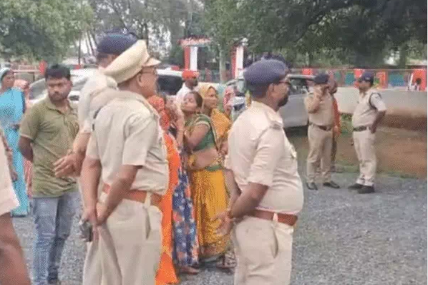 Sidhi: लेडी हेड कॉन्स्टेबल की बेसबॉल बैट से पीट-पीटकर की हत्या बेटी बोली- मां ने खाना नहीं बनाया, इसलिए मार डाला