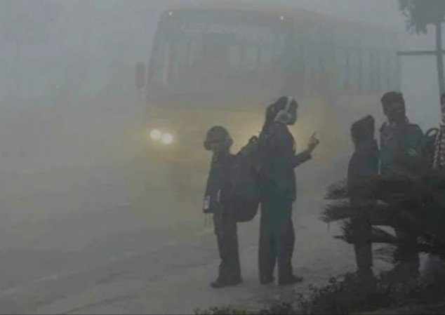 उत्तर भारत में हाड़ कंपा देने वाली ठंड: कश्मीर में 0°C, राजस्थान और MP में 4°C से नीचे टेंप्रेचर