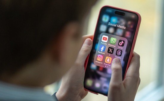 andhra goa social media ban: फ्रांस-ऑस्ट्रेलिया की राह पर भारत: आंध्र-गोवा में बच्चों के सोशल मीडिया पर बैन की तैयारी