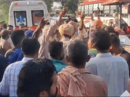लुधियाना में 20 बच्चों से भरी स्कूल बस खंभे से टकराई, कई बच्चे घायल