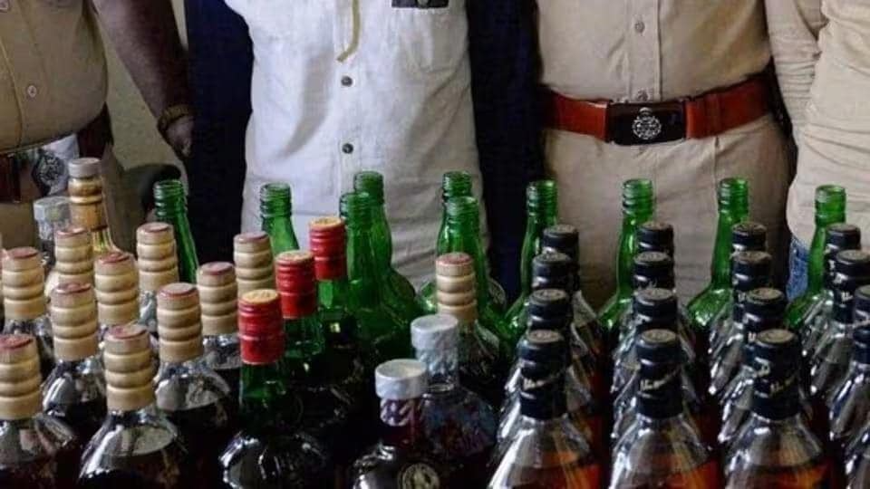सागर शराब कांड: 28 मौतों के दावे के बीच 16 गिरफ्तार, 17 आरोपियों पर इनाम