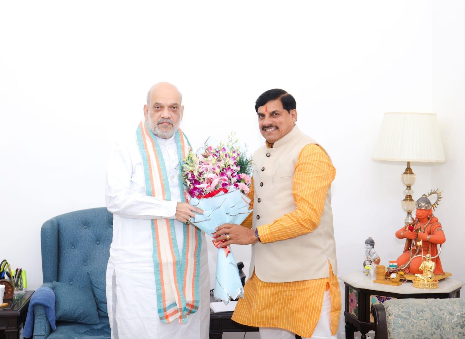 मुख्यमंत्री डॉ मोहन यादव ने गुरुवार को नई दिल्ली प्रवास के दौरान केंद्रीय गृह और सहकारिता मंत्री श्री अमित शाह से सौजन्य भेंट की।