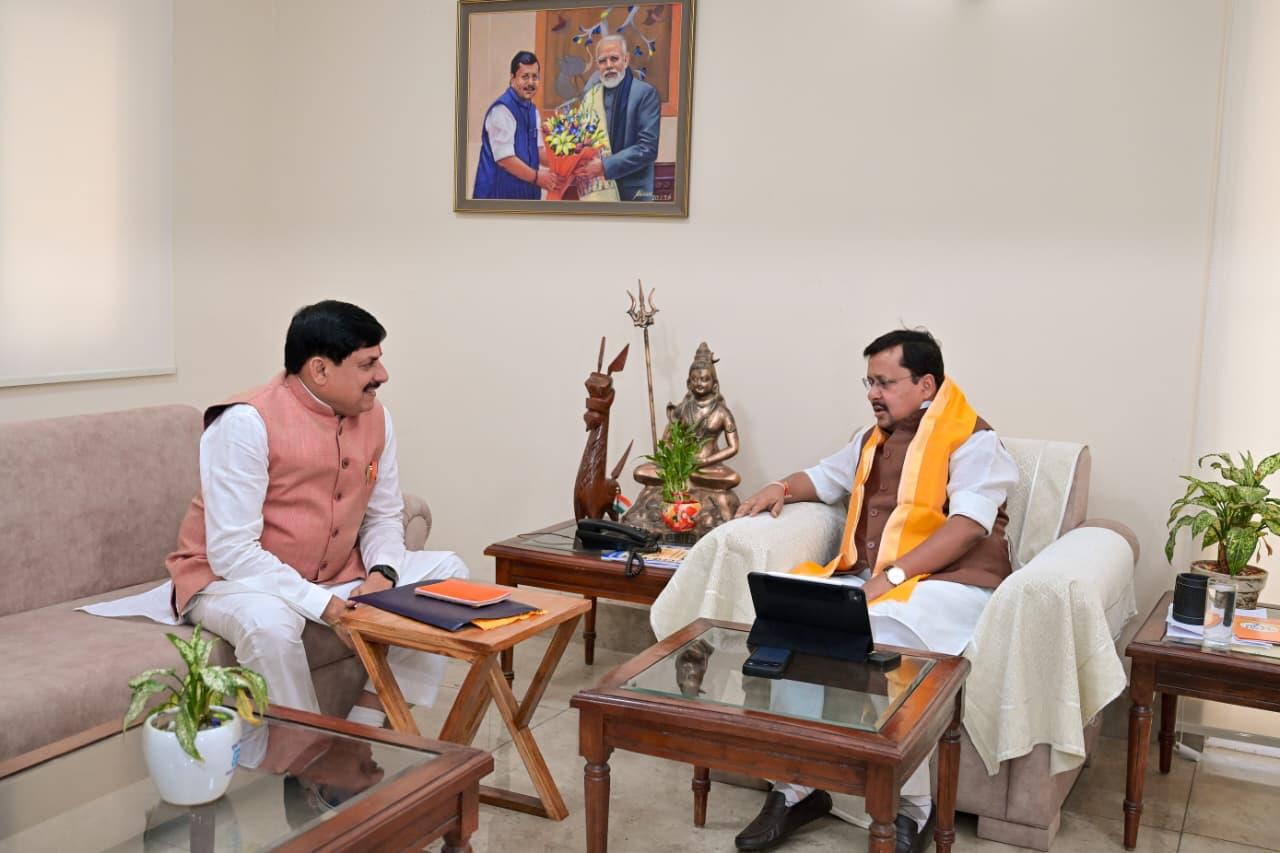 विभिन्न विषयों पर हुई चर्चा 