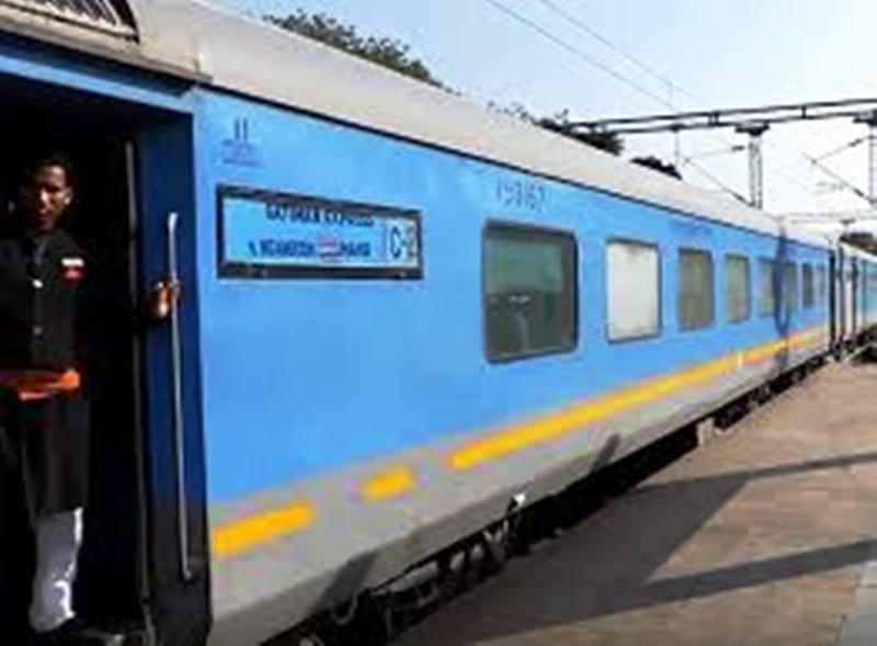 एक साल बाद फिर पटरी पर लौटेगी गतिमान एक्सप्रेस