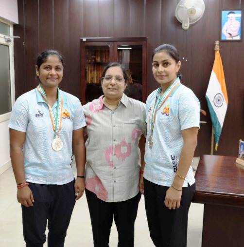 नोएडा पुलिस की महिला आरक्षियों ने ऑल इंडिया पुलिस कबड्डी क्लस्टर गेम्स में जीता सिल्वर मेडल