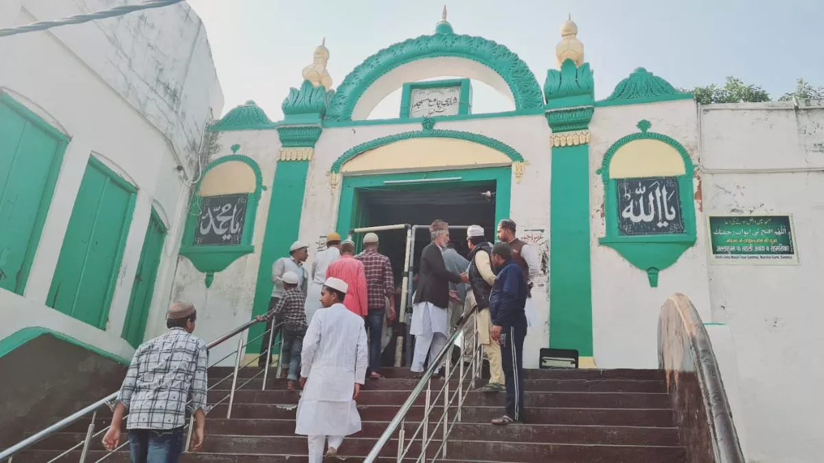 हाईकोर्ट से हिंदू पक्ष को बड़ी राहत संभल शाही जामा मस्जिद सर्वे पर लगी रोक हटी सर्वे का रास्ता साफ
