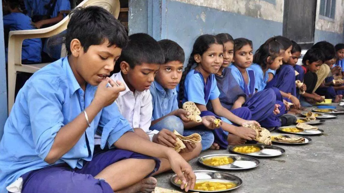 बिहार मिड डे मील में गड़बड़ियों पर शिक्षा विभाग सख्त हर दिन पोर्टल पर अपलोड होगी रिपोर्ट