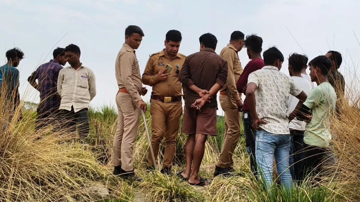 प्रतापगढ़  चूल्हा बनाने की मिट्टी लेने गईं तीन सगी बहनों समेत चार बच्चियों की नदी में डूबकर मौत