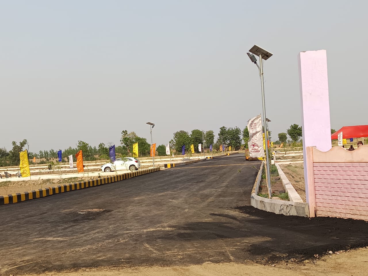 नोएडा एयरपोर्ट विस्थापन लाभ के लिए बाहरी लोगों ने बनाए अवैध मकान बदले दस्तावेज