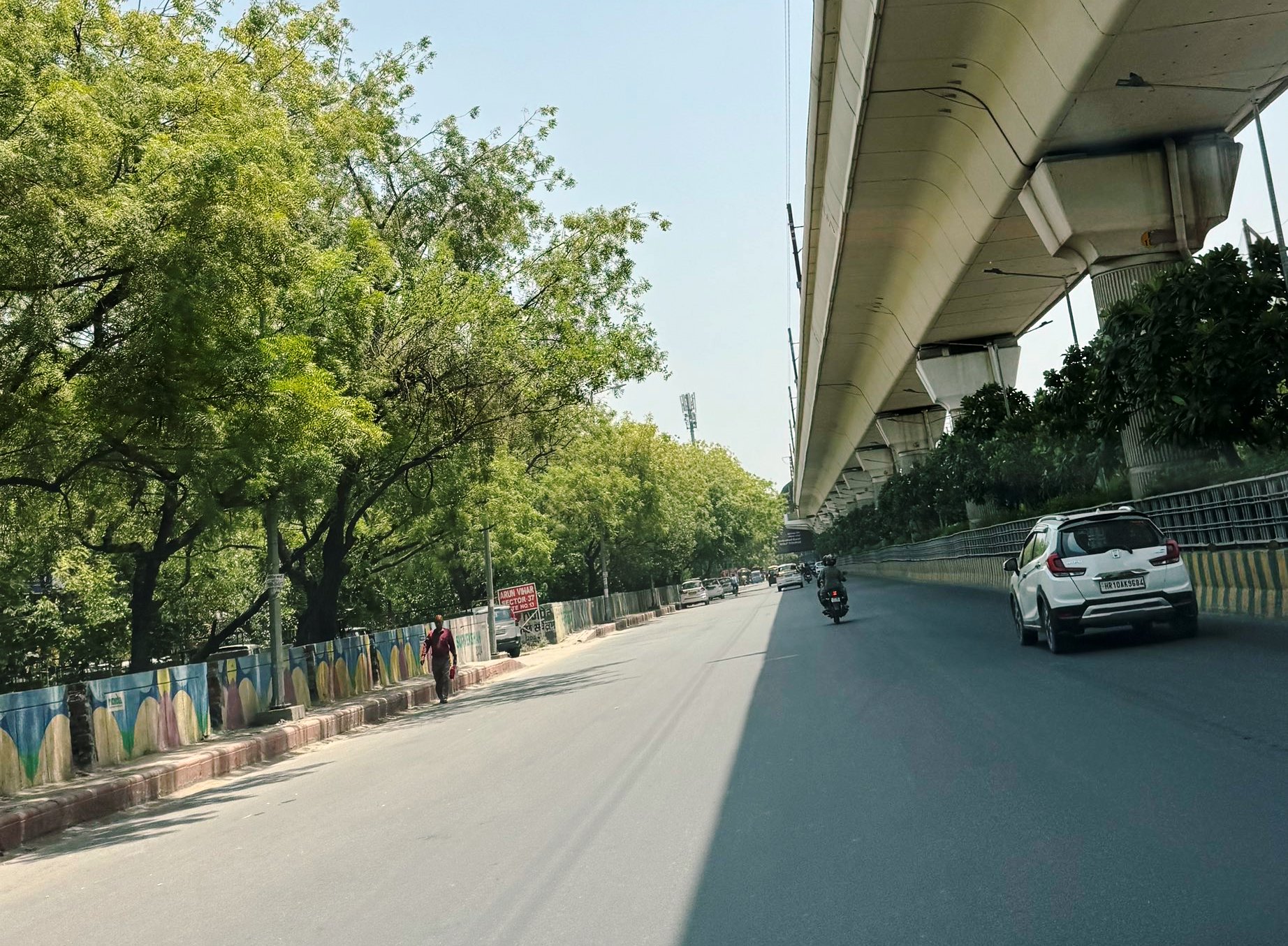 नोएडा घरेलू कलह और मानसिक तनाव में दो युवकों ने लगाई फांसी मौत