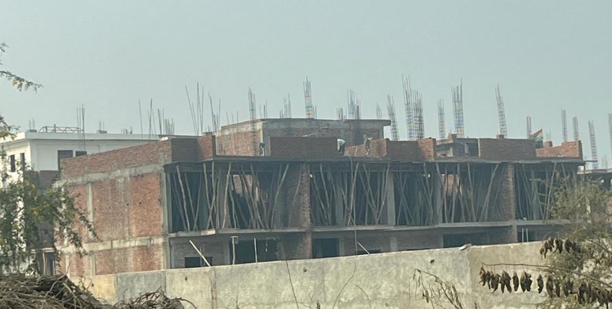 ग्रेटर नोएडा प्राधिकरण की बड़ी कार्रवाई अवैध कॉलोनियों और प्लॉटिंग पर तत्काल रोक रजिस्ट्रियों पर भी लगाई रोक