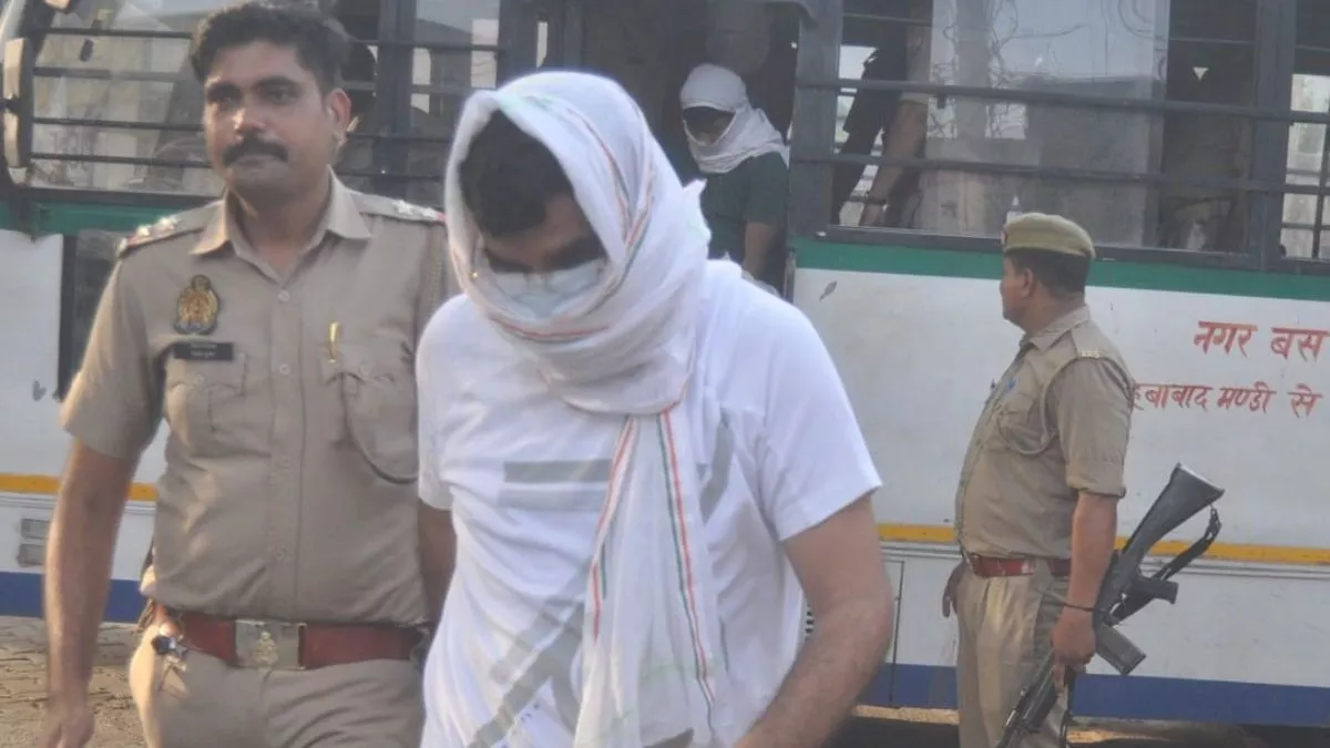 मोनाड यूनिवर्सिटी के चेयरमैन विजेंद्र सिंह गिरफ्तार 100 से अधिक फर्जीवाड़ा मामलों में नामजद 230 करोड़ की देनदारी