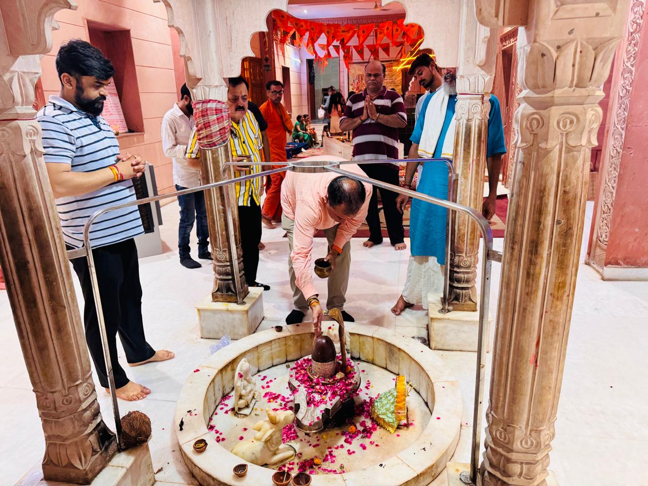 सावन का दूसरा सोमवार शिवभक्ति में डूबा नोएडा–ग्रेटर नोएडा पुलिस अलर्ट मोड में