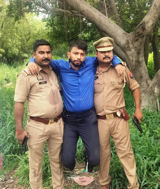 12 घंटे में तीसरा एनकाउंटर मुठभेड़ में बदमाश रवि उर्फ बबलू घायल 18 आपराधिक मुकदमों का है आरोपी