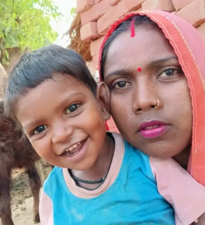 शाहजहांपुर खेत के विवाद में महिला ने ढाई साल के बेटे को पिलाया ज़हर खुद भी पीकर दी जान