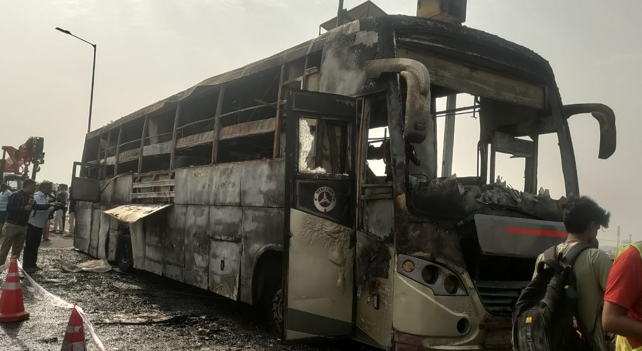 किसान पथ बस अग्निकांड में बड़ा खुलासा, गोरखपुर के आरआई निलंबित