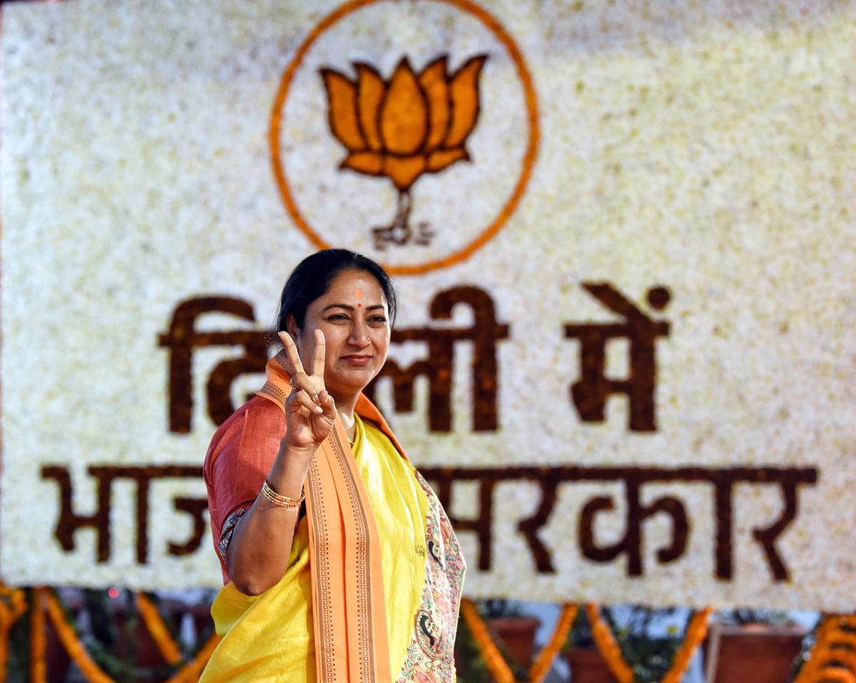 रेनोवेशन या शाही ठाठ सीएम रेखा गुप्ता के बंगले पर विपक्ष ने साधा निशाना