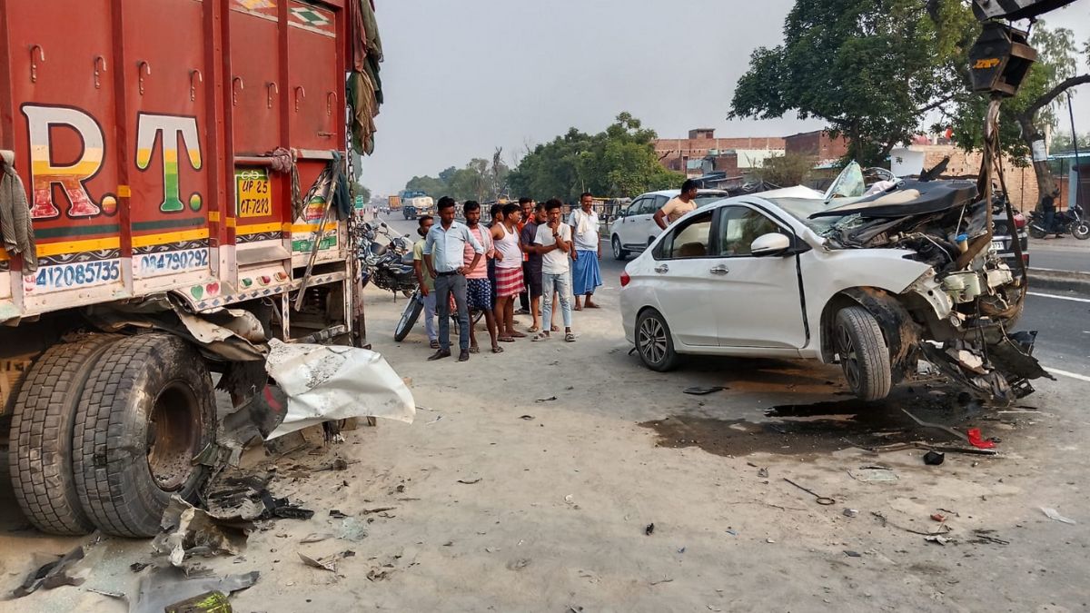 शाहजहांपुर हाईवे हादसा नैनीताल जा रहे डॉक्टर परिवार की कार खड़े ट्रक से टकराई महिला समेत तीन की मौत तीन घायल