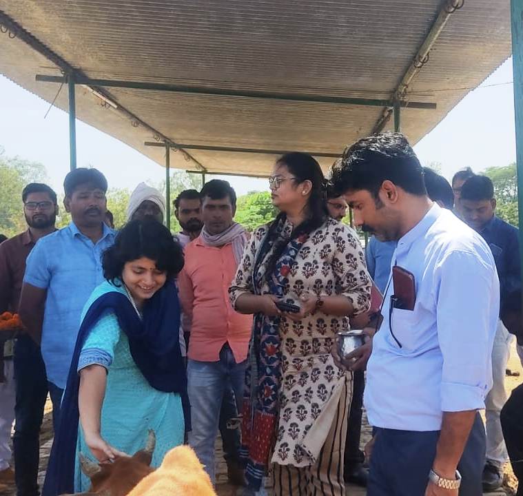 बी चंद्रकला को मिला बाल विकास एवं पुष्टाहार विभाग का अतिरिक्त प्रभार वीना कुमारी मीना के विदेश दौरे के चलते जिम्मेदारी