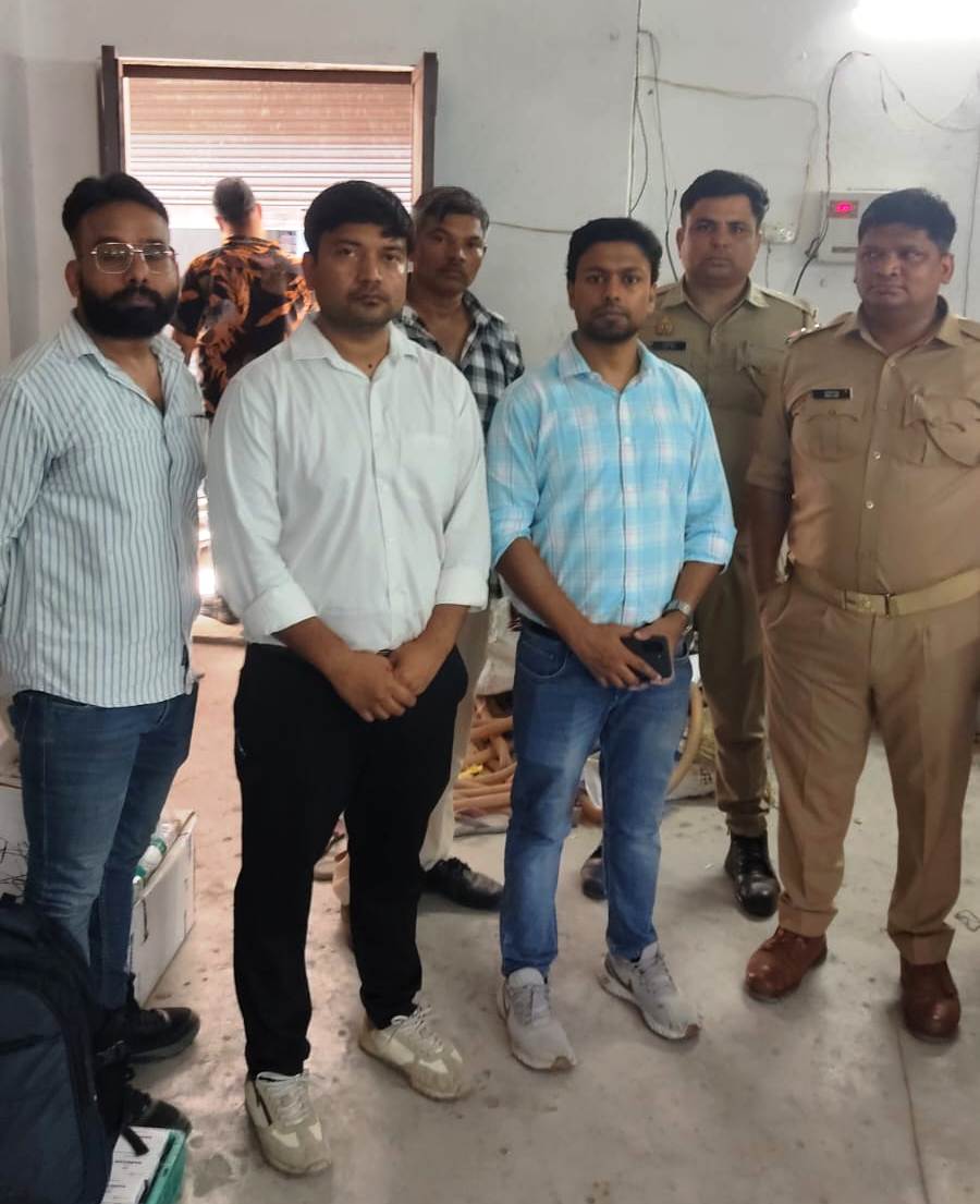 अलीगढ़ में गुरु नानक सेल्स कॉर्पोरेशन पर bis ने मारा छापा