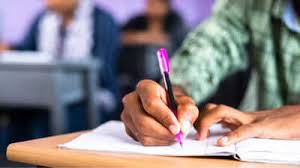 NEET पेपर लीक के विरोध में लखनऊ में छात्रों का प्रदर्शन, धर्मेंद्र प्रधान के इस्तीफे की मांग तेज

