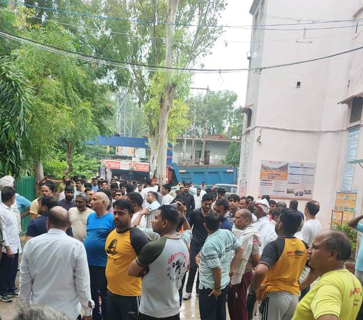 ग्रेटर नोएडा लापता युवक का शव बुलंदशहर में मिला हत्या की आशंका—बिसरख पुलिस पर परिजनों ने लगाया लापरवाही का आरोप