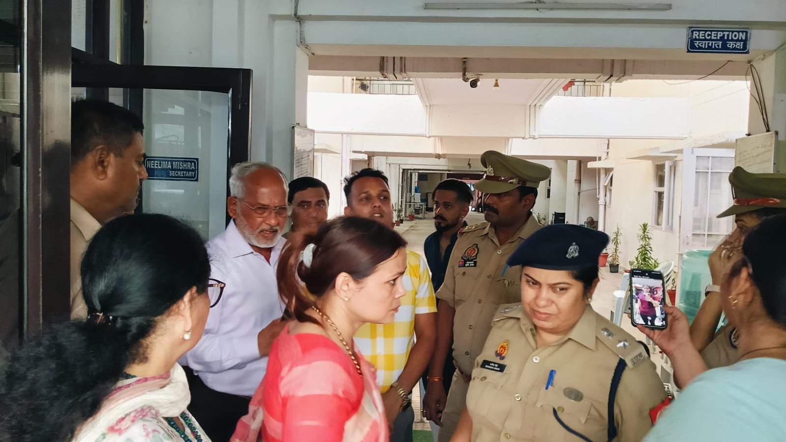नोएडा वृद्ध आश्रम में अमानवीय व्यवहार का पर्दाफाश जांच रिपोर्ट ने खोले कई राज