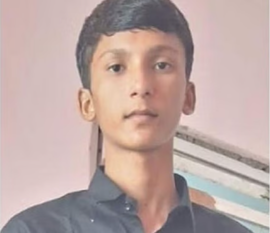 नहर में किशोर का शव मिलने से सनसनी परिजनों ने जताई हत्या की आशंका तीन नाबालिग हिरासत में