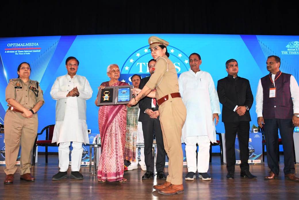राज्यपाल आनंदी बेन पटेल बोलीं – पुलिस का सम्मान समाज की सुरक्षा की बुनियाद है