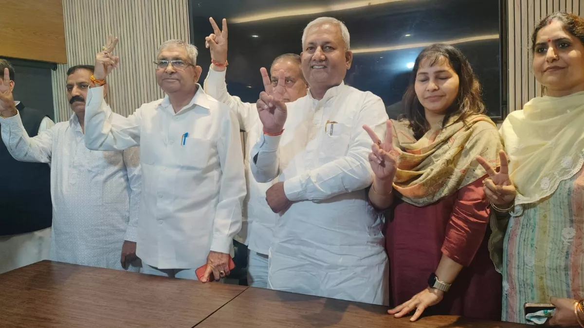  AAP : 15 पार्षदों ने दिया इस्तीफा, इंद्रप्रस्थ विकास पार्टी के नाम से बनाएंगे थर्ड फ्रंट