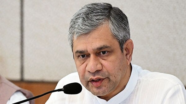 भारत सरकार ने जेवर में नई सेमीकंडक्टर यूनिट की स्थापना को मंजूरी दी