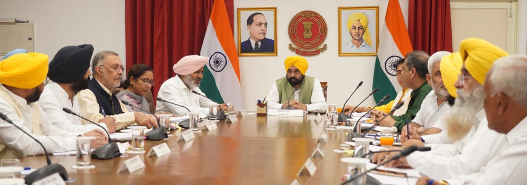 मुख्य मंत्री के नेतृत्व में पंजाब कैबिनेट की ओर से नागरिकों को 10 लाख रुपए तक का नकद रहित इलाज प्रदान करने के लिए ‘मुख्य