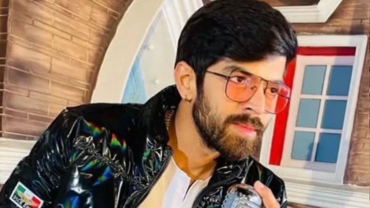 मशहूर सिंगर के खिलाफ चंडीगढ़ में fir दर्ज पंजाब यूनिवर्सिटी में गाया था हिंसक गाना
