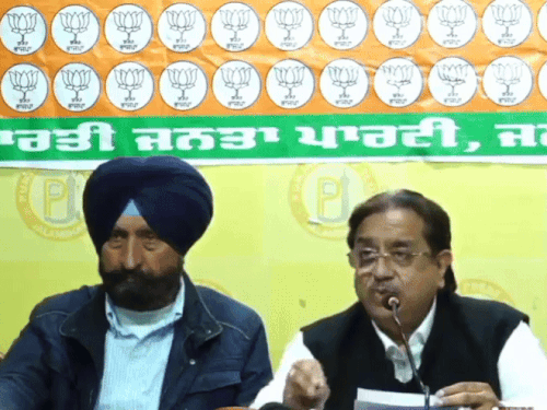 भाजपा नेता ने सिद्धू पर टिप्पणी से किया किनारा कहा—बयानबाज़ी में नहीं पड़ेंगे शिअद गठबंधन से कोई दिक्कत नहीं।
