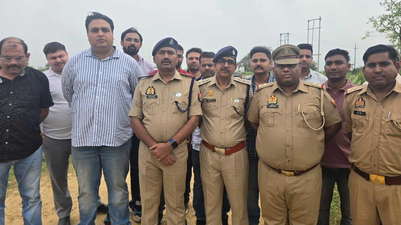 ग्रेटर नोएडा पुलिस का एनकाउंटर मोड शार्प शूटर धर्मेंद्र उर्फ डीके मुठभेड़ में घायल अवैध हथियार बरामद