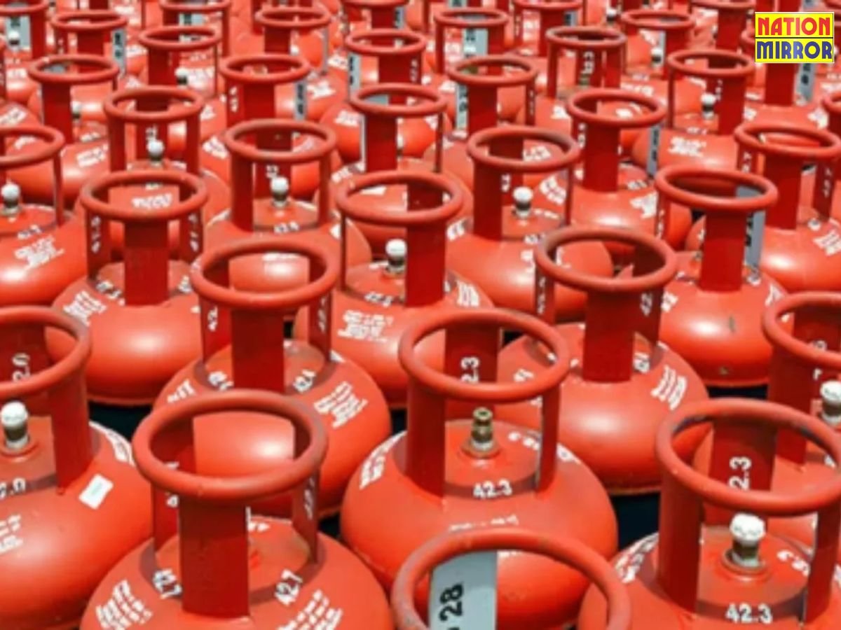11000 पर आई गैस बुकिंगलोगों ने एक्स्ट्रा सिलेंडर जमा किए50 सिलेंडर जब्त
