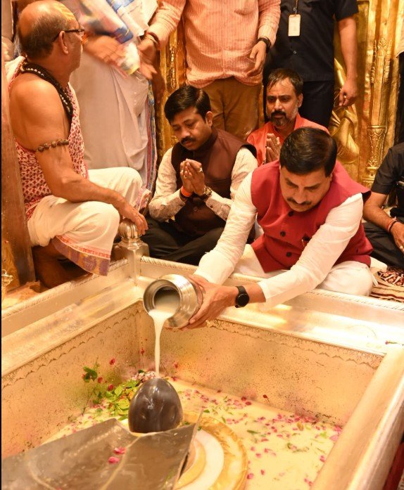 cm mohan yadav kashi visit काशी में सीएम मोहन यादव ने मांगा प्रदेश की समृद्धि का आशीर्वाद अमित शाह की अध्यक्षता में परिषद बैठक में लेंगे हिस्सा