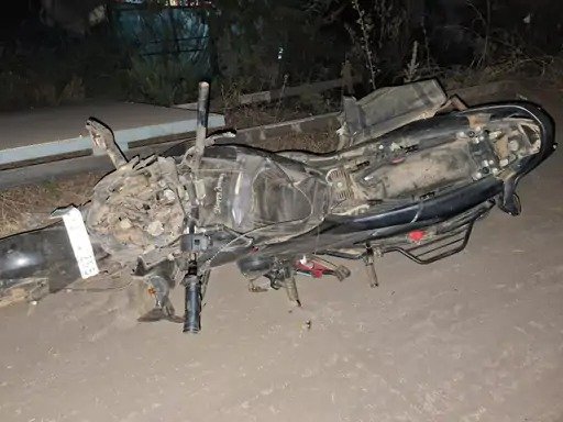 balod accident news किनारे खड़े ट्रक से बाइक की जोरदार टक्कर 3 दोस्तों की मौत