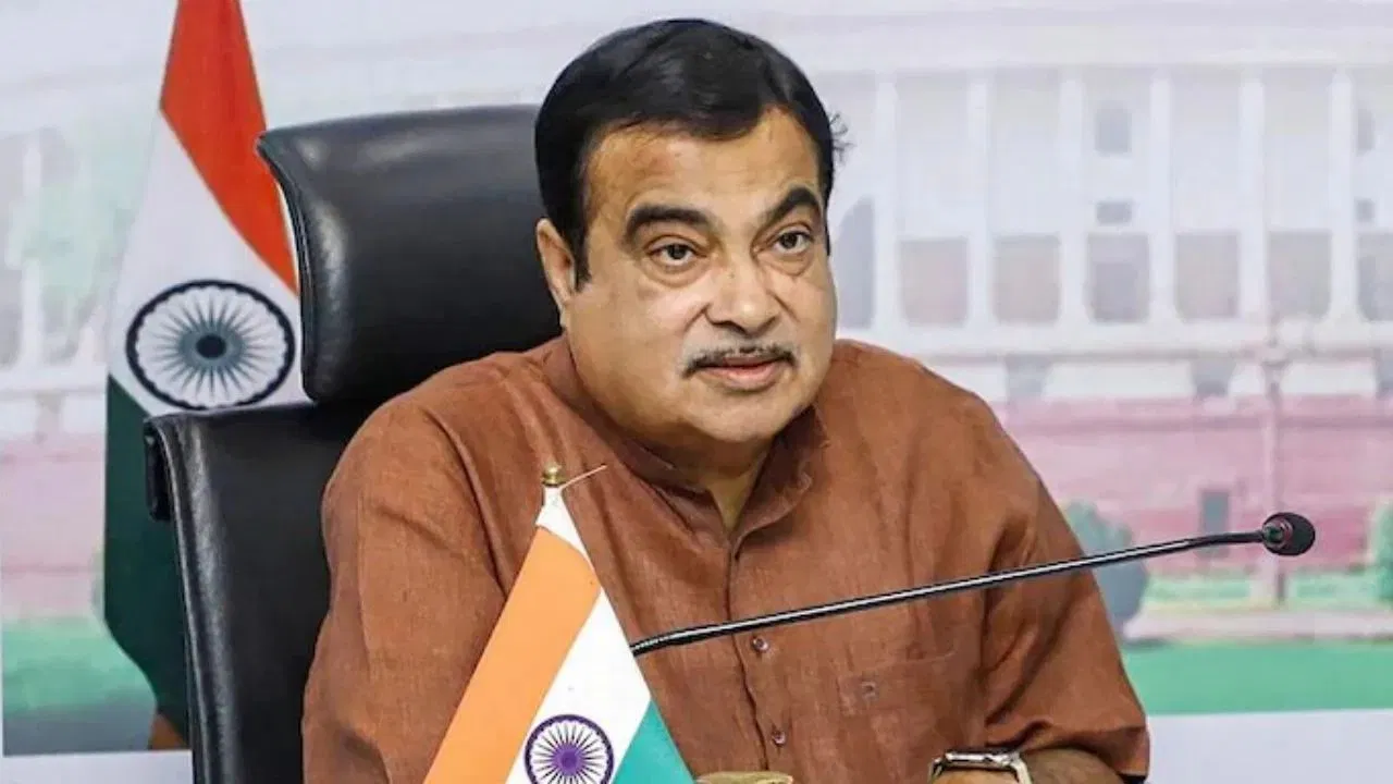 bike toll tax rumor बाइक पर टोल टैक्स की खबर झूठी केंद्रीय मंत्री नितिन गडकरी ने एक्स कर किया खंडन  