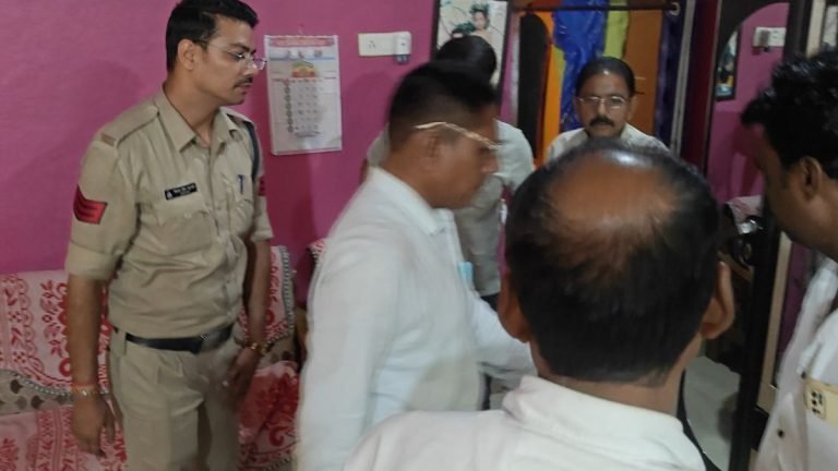 sehore theft news सफाई दरोगा के घर में लाखों की चोरी वीकेंड पर भोपाल गए थे परिवार सहित