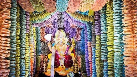 ganesh utsav लाखों रुपए के नोटों से सजा गणेश जी का पंडाल