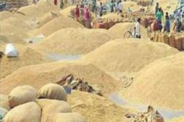 cg news  छत्तीसगढ़ में अवैध धान पकड़ायातस्कर up-mp से  धान लेकरपहुंचे थे